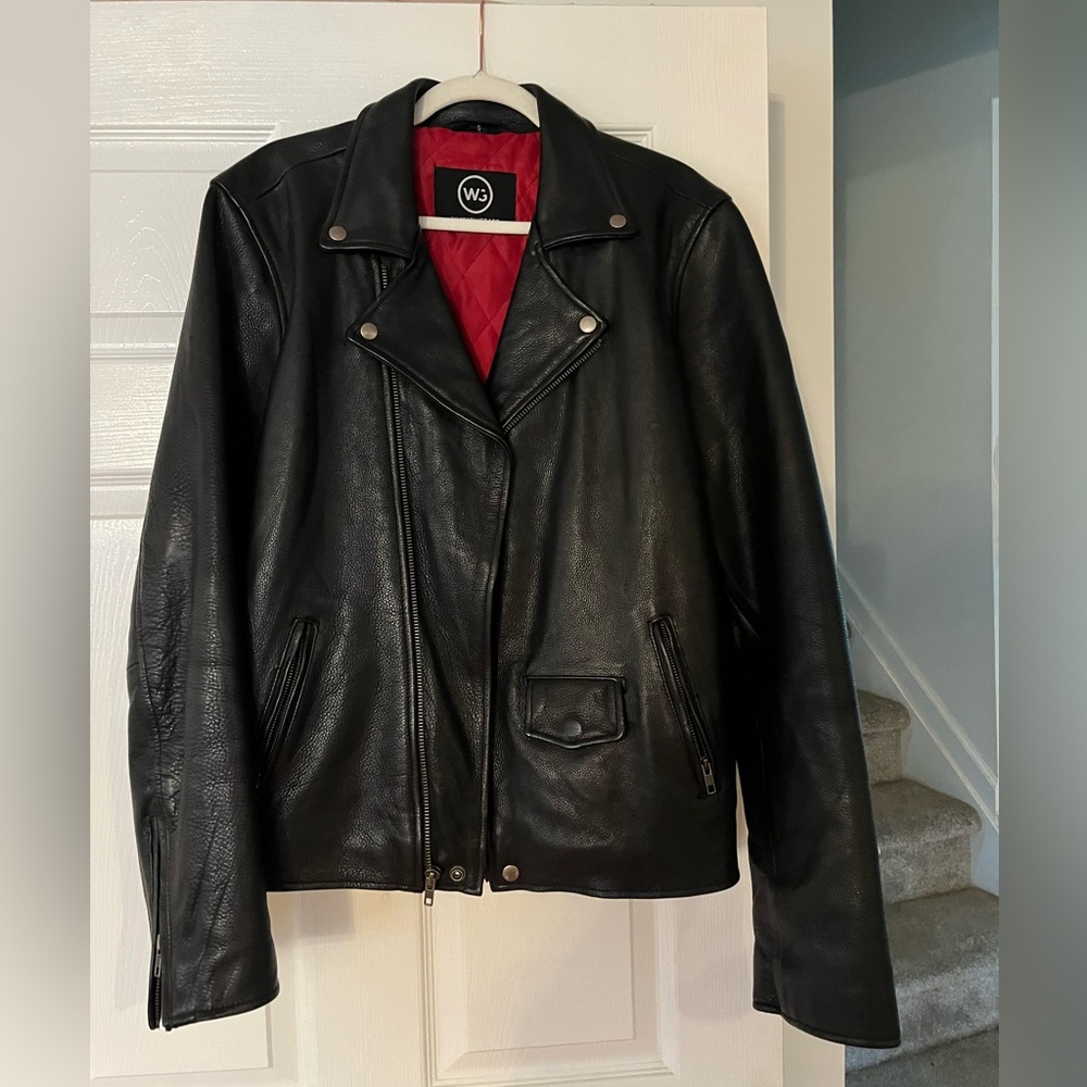 Men's black leather motorcycle jacket